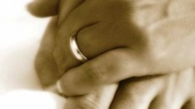 Mano nella mano, serenamente, come essere felici