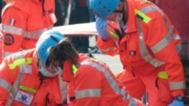 Studentessa travolta dal bus da cui era scesa