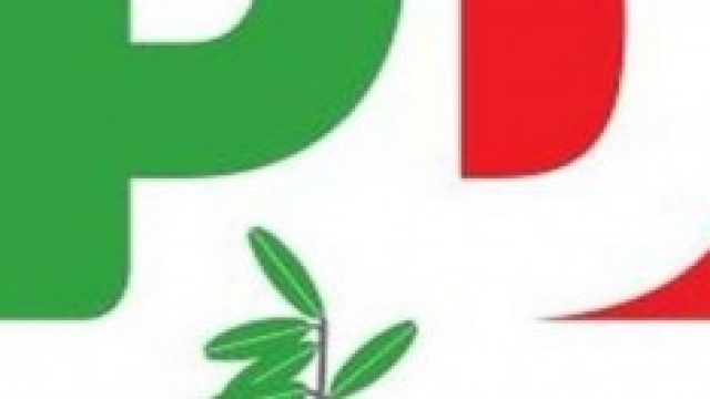 Devastata sede PD a Torino.