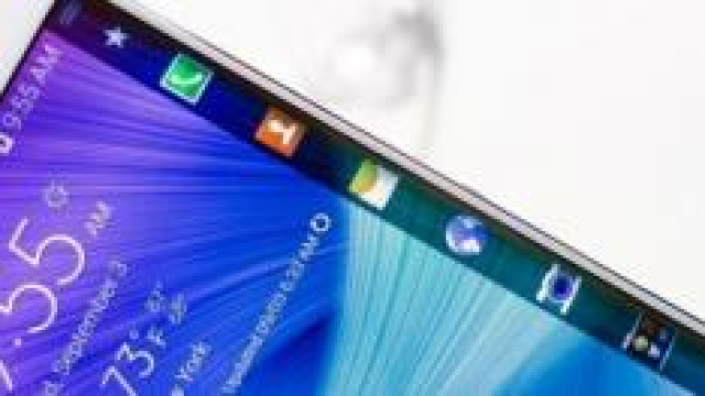 Samsung Galaxy Note Edge arriva in Italia.