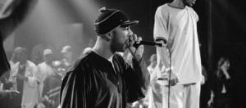 singer Common rapping on stage