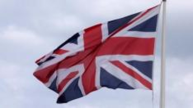 Cameron: controllo immigrazione nel Regno Unito