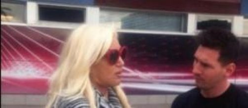 Susana Gim&eacute;nez y Lionel Messi en el Camp Nou.