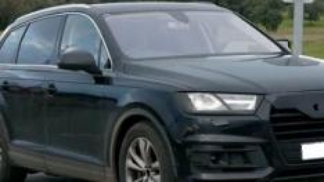 Nuovo SUV Audi Q7 2015: prime foto spia