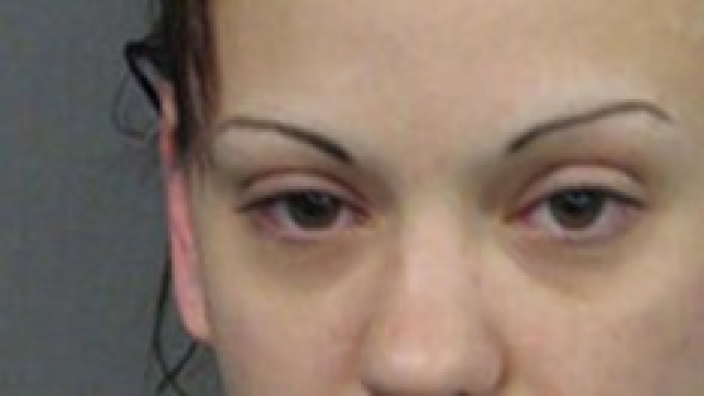 Arrestata per abusi sessuali su bambino e con cane