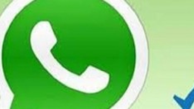 WhatsApp con la doppia spunta blu non piace