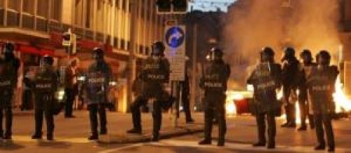 Police containing Civil unrest 