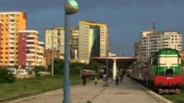 La stazione ferroviaria di Tirana