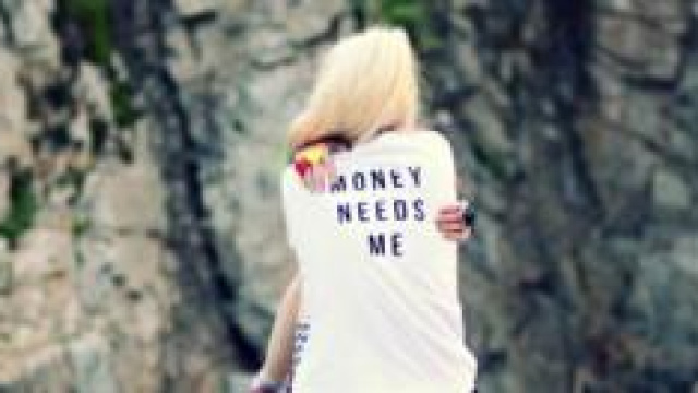 Napoli, suicidio: 28enne si lancia dal balcone