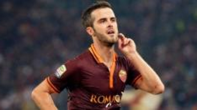 Pjanic, autore di una doppietta all'Inter