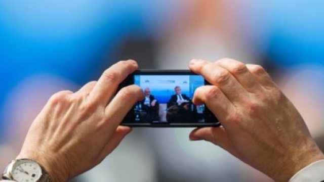 Italiani sempre pi&ugrave; dipendenti dalla tecnologia