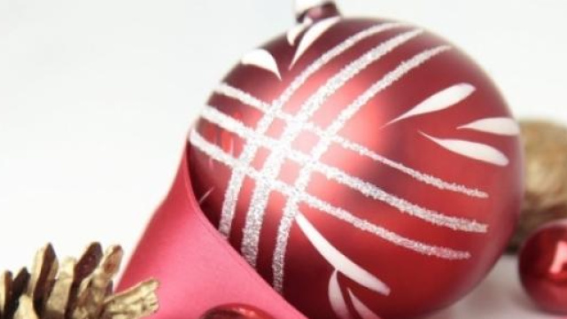 Idee per apparecchiare la tavola natalizia