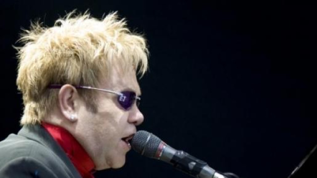 Elton John si sposer&agrave; con David Furnish