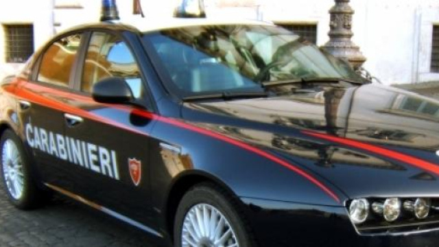 Fugge dopo incidente e lascia bimba morta in auto
