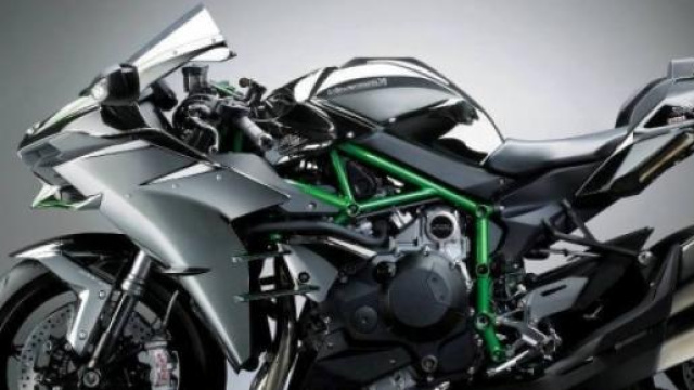 Kawasaki H2 stradale, una ferocia da 25.000 euro
