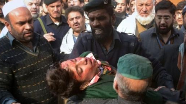 Strage di innocenti nella scuola di Pewashar