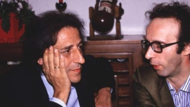 Una rara foto di Benigni con Giorgio Gaber nel '90