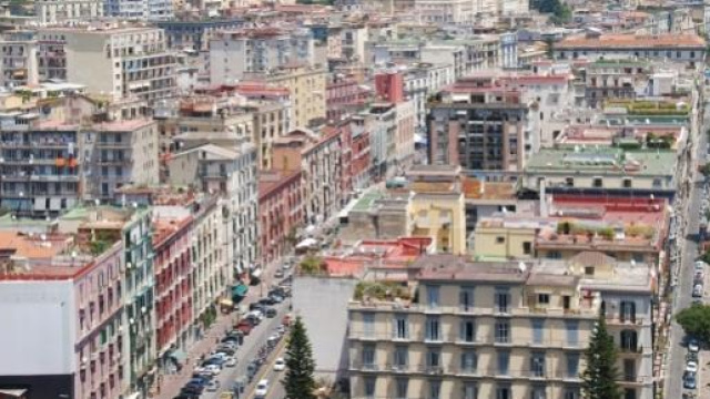 Orari metro, funicolari e bus a Napoli.