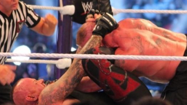 Undertaker e Brock Lesnar durante Wrestlemania 30.