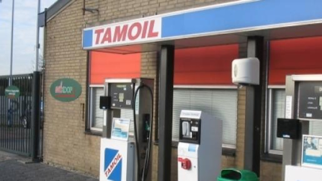 Crollano i prezzi di benzina e diesel in Italia