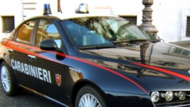 Carabinieri pagano refurtiva di donna povera