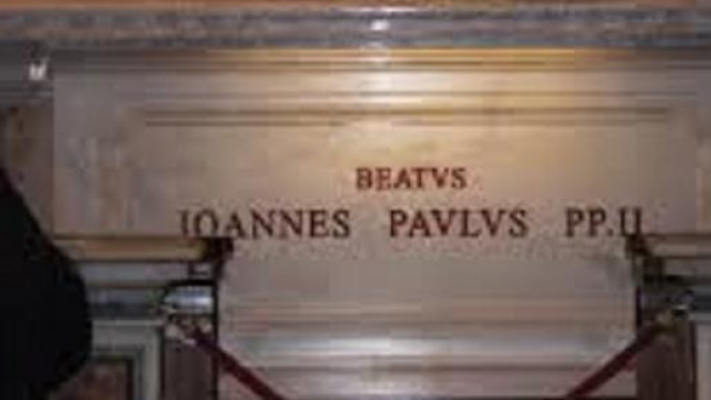 I fiori bianchi di Agca sul sepolcro di Wojtyla