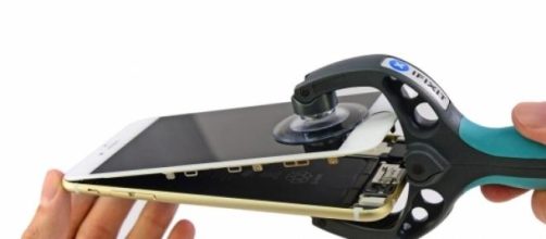 iPhone 6 abierto y con todo detalle.