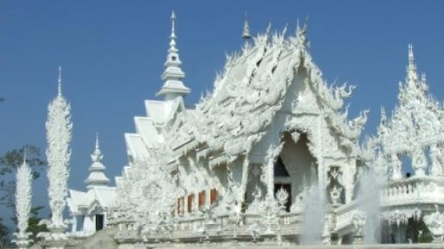 Il tempo bianco di Chiang Rai, in Thailandia