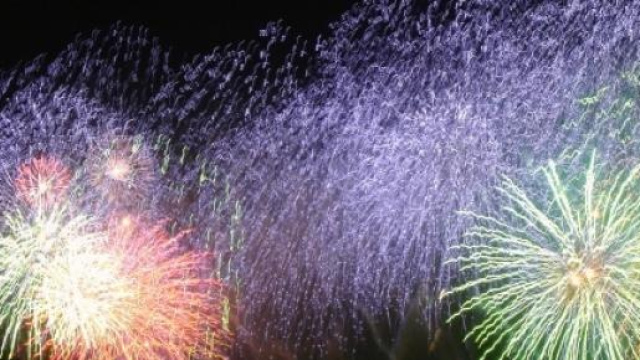 Lo spettacolo pirotecnico dei fuochi d'artificio