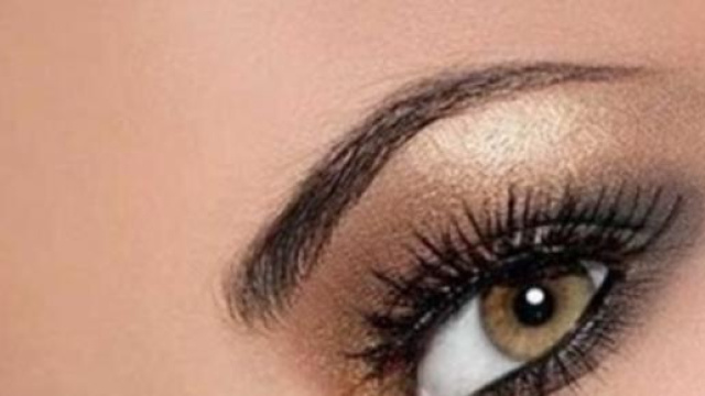 Ecco il make up per Natale: tutte le tendenze