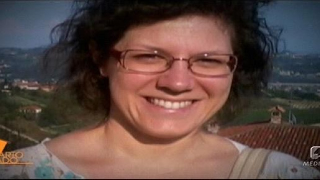 Elena Ceste e il mistero degli occhiali da vista 