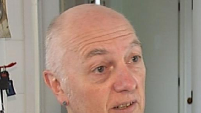 La foto dello scrittore divulgata da 3news