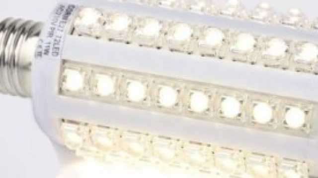 Lampadina al led luce fredda novit&agrave; obbligatoria.