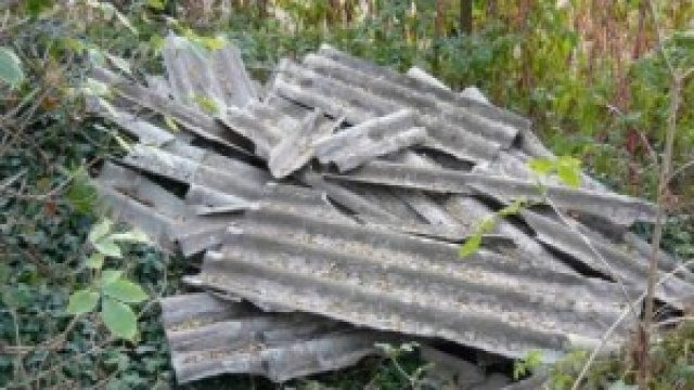 Discariche abusive di amianto