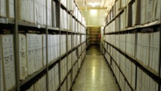 Possibilit&agrave; lavoro: Ales ricerca archivisti a Roma