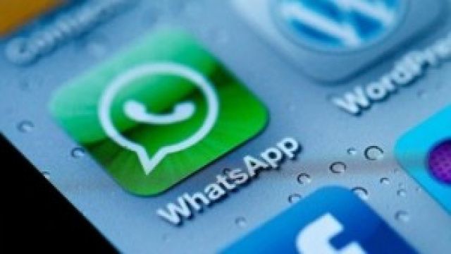 Facebook e WhatsApp sul cellulare