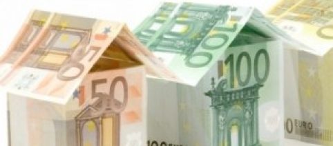 Mutui: tassi di interesse in aumento e erogazioni in discesa, continua la crisi