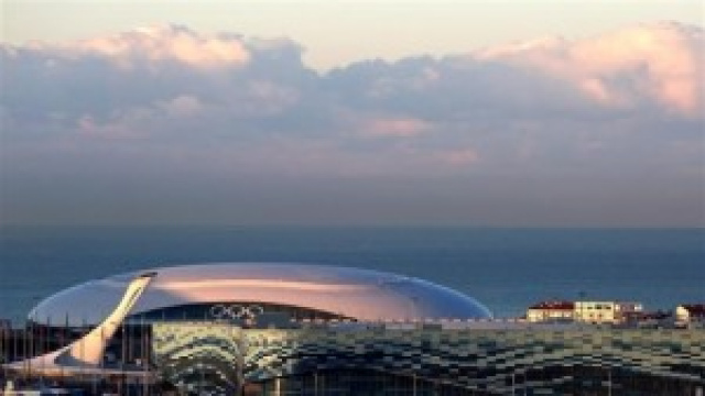 La fiamma olimpica, Ice Dom e il mare di Sochi