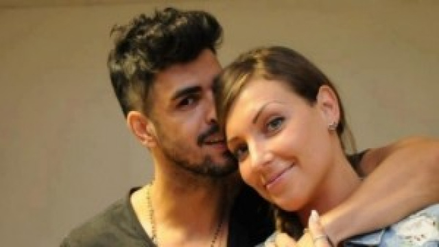 Cristian e Tara sempre pi&ugrave; innamorati