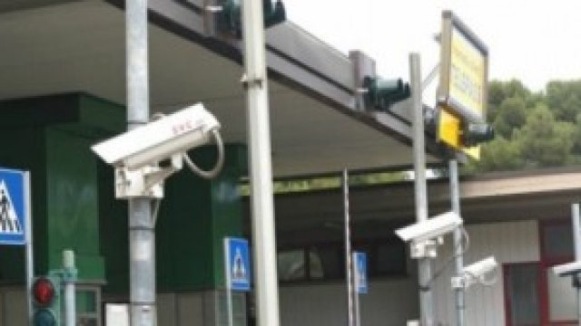 Tecnologia rc auto verifica copertura assicurativa