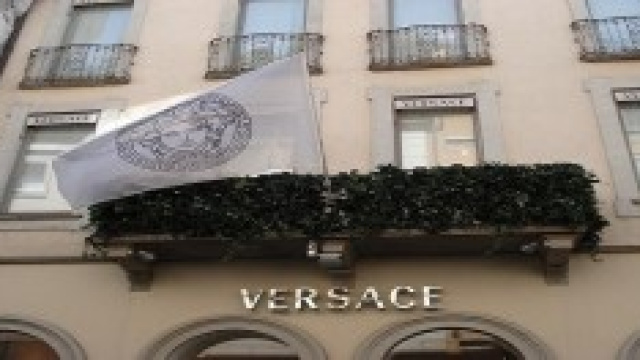 Versace apre agli americani