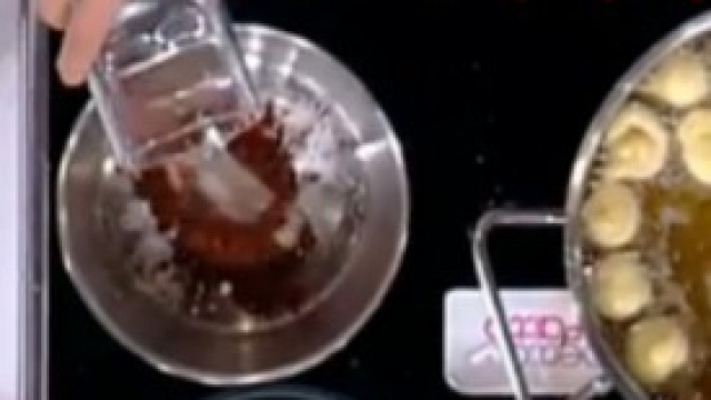 Castagnole al cioccolato, la ricetta a Detto Fatto