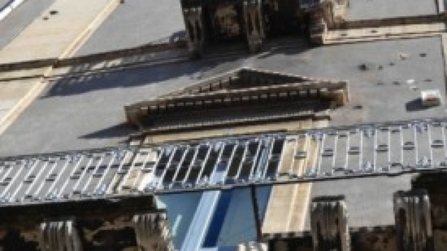 balcone dal quale &egrave; precipitata la donna.