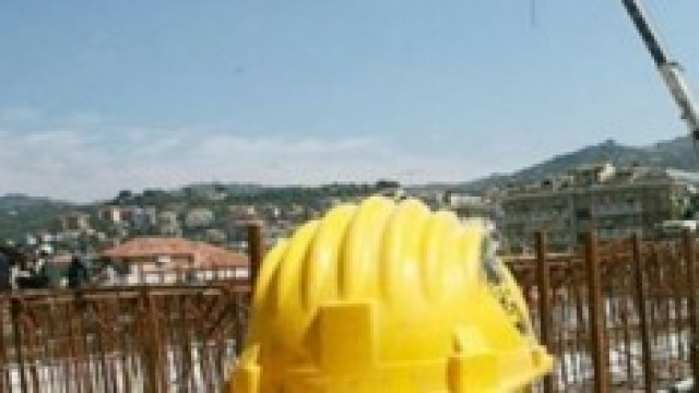 Settore immobiliare stretto tra la crisi e tasse