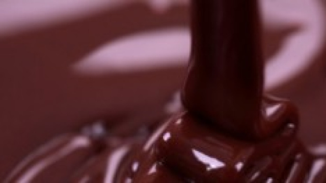 Un dolce al cioccolato per festeggiare i pap&agrave;