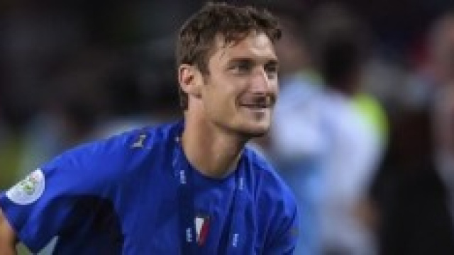 Totti con la maglia azzurra. Ritorno possibile 