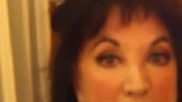 Stella Ralfini, crema antirughe: sperma sul viso