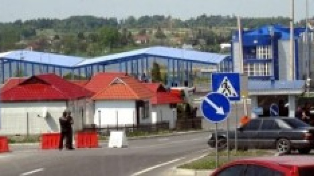 I russi dell'Ucraina scappano verso la Russia