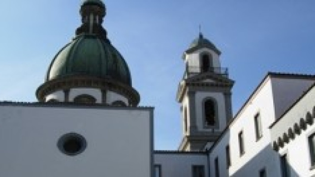 Napoli, furto nel Santuario di Madonna dell'Arco