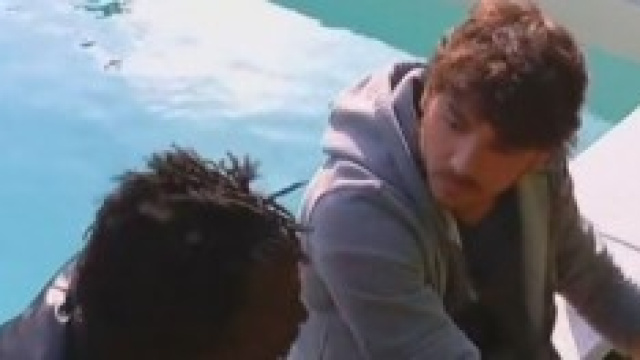 Un momento del litigio tra Samba ed Andrea. 